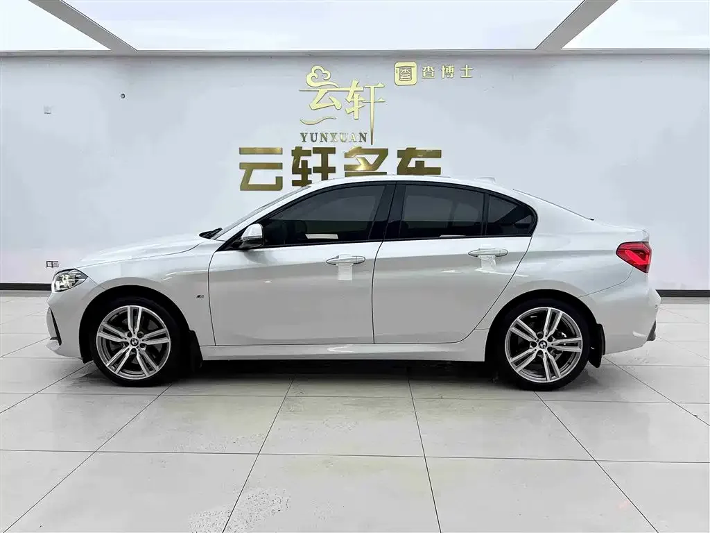 BMW 1 Series 2021 из CN, фото 10