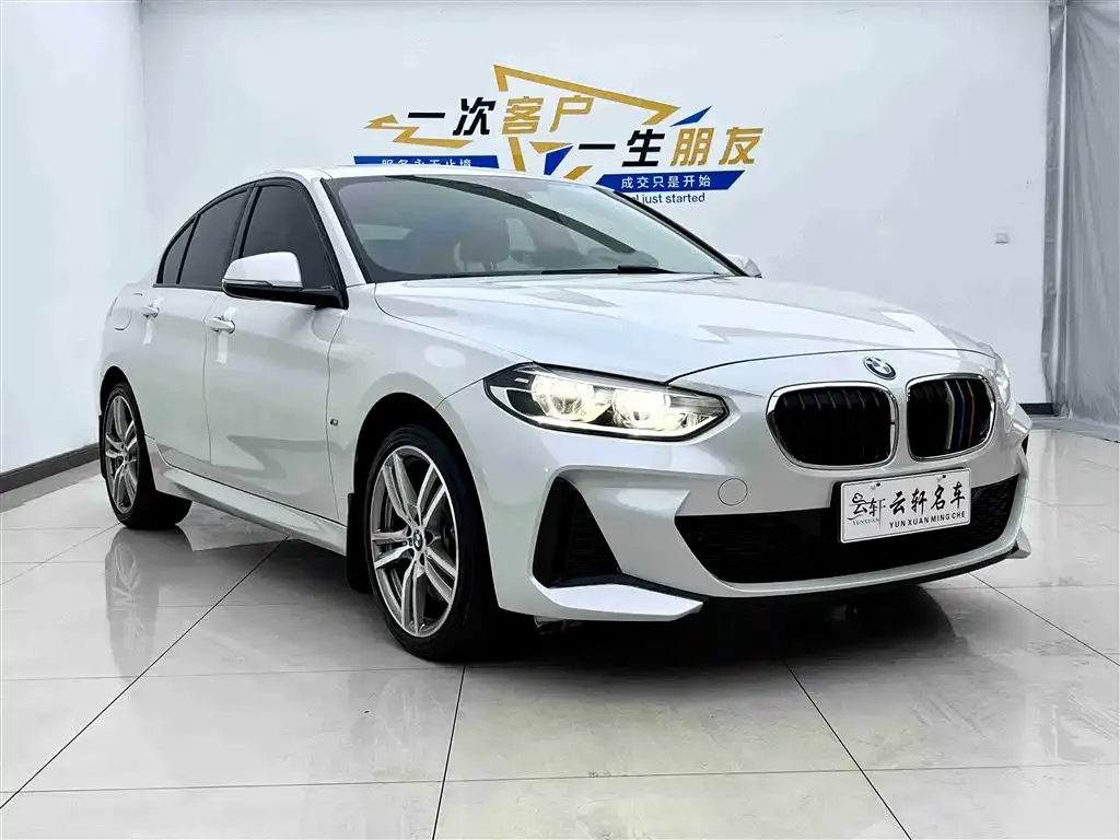 BMW 1 Series 2021 из CN, фото 3