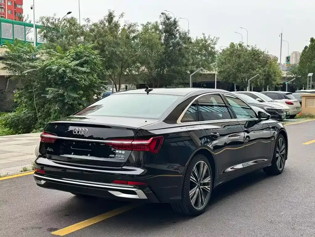 Audi A6L 2025 из CN, фото 4