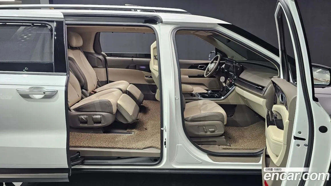 Kia Carnival — фото 10