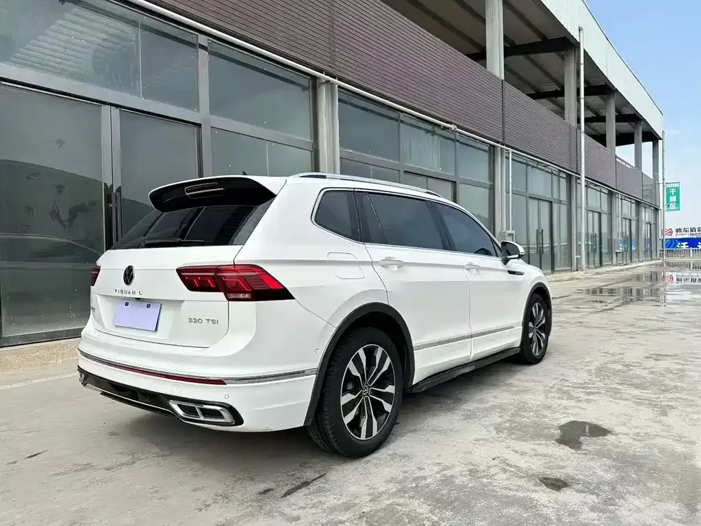 Volkswagen Tiguan L — фото 6
