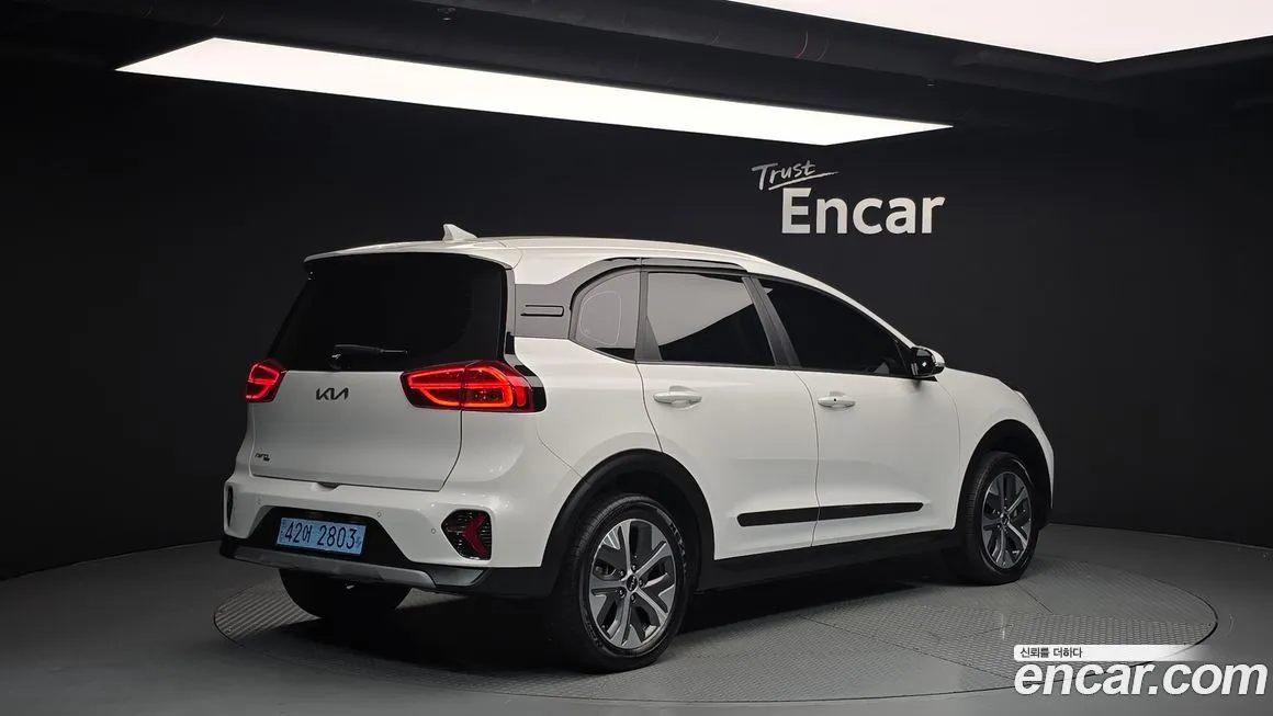 Kia Niro 2023 из KR, фото 2