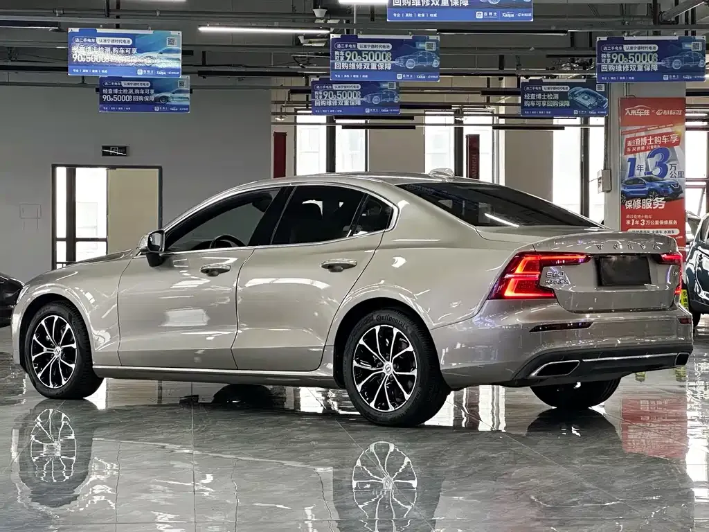 Volvo S60 — фото 4