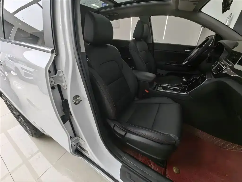 Kia KX5 2021 из CN, фото 2