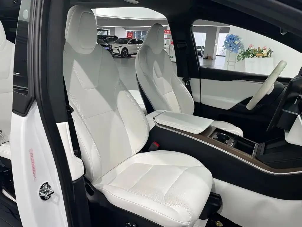 Tesla Model X 2024 из CN, фото 10