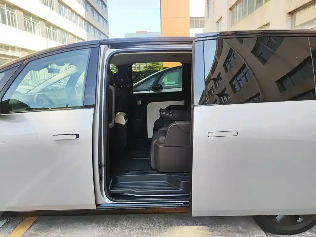 Li Auto MEGA 2024 из CN, фото 8