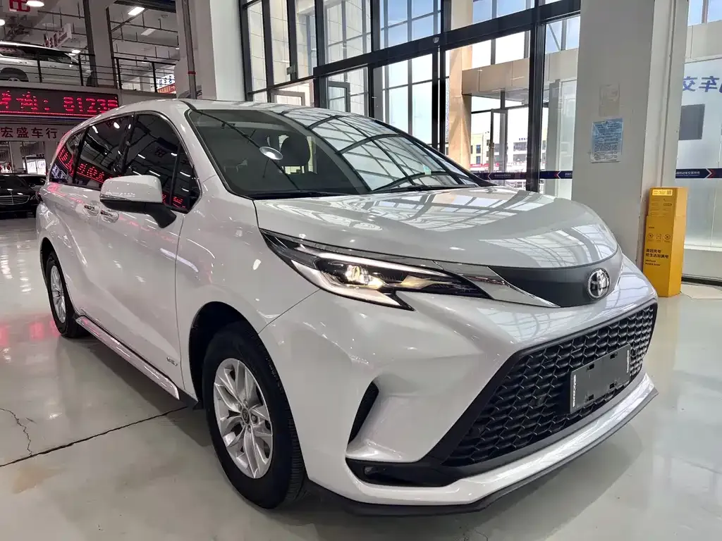 Toyota Granvia 2024 из CN, фото 3