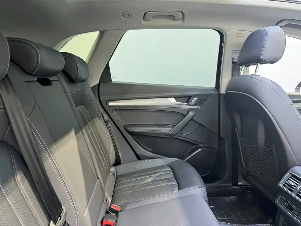 Audi Q5L 2023 из CN, фото 8