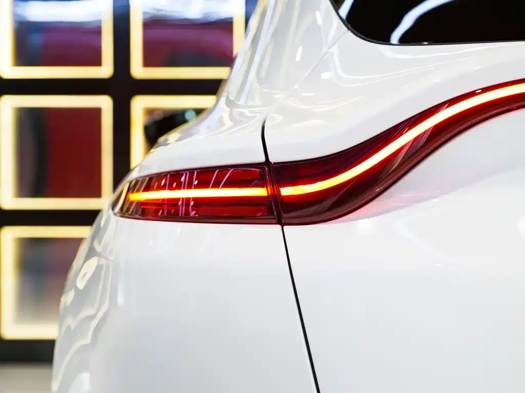 Aston Martin DBX 2022 из CN, фото 9