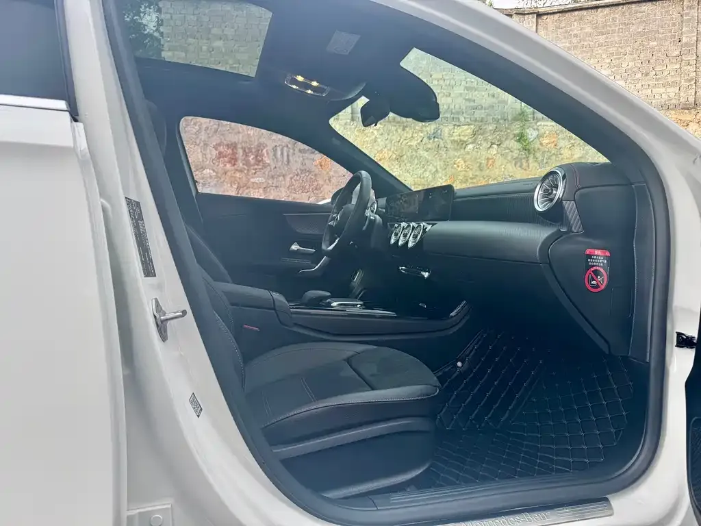 Mercedes-Benz A-Class 2024 из CN, фото 8