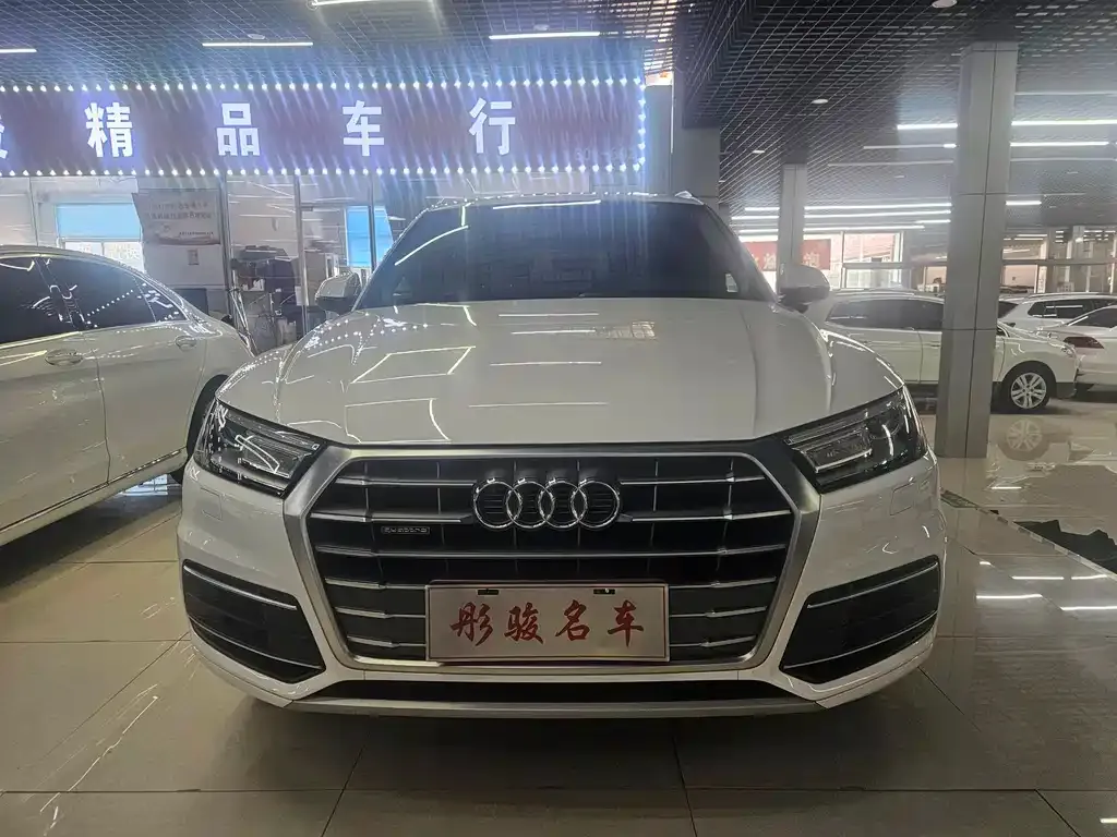 Audi Q5L 2021 из CN, фото 2