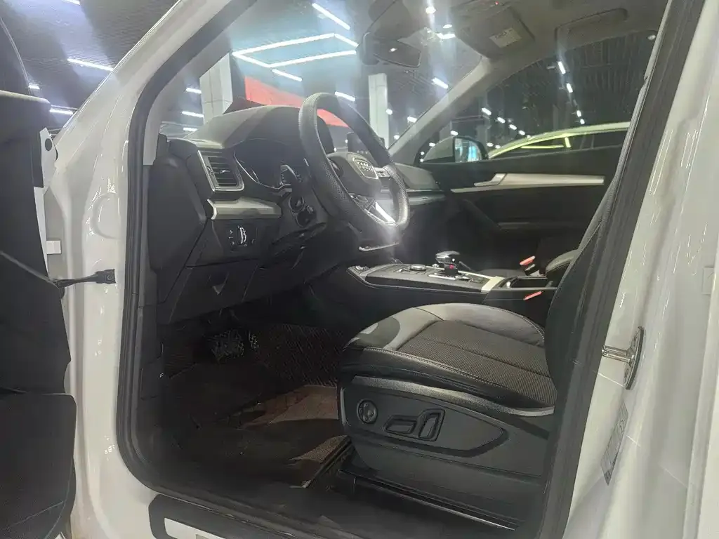 Audi Q5L 2021 из CN, фото 4