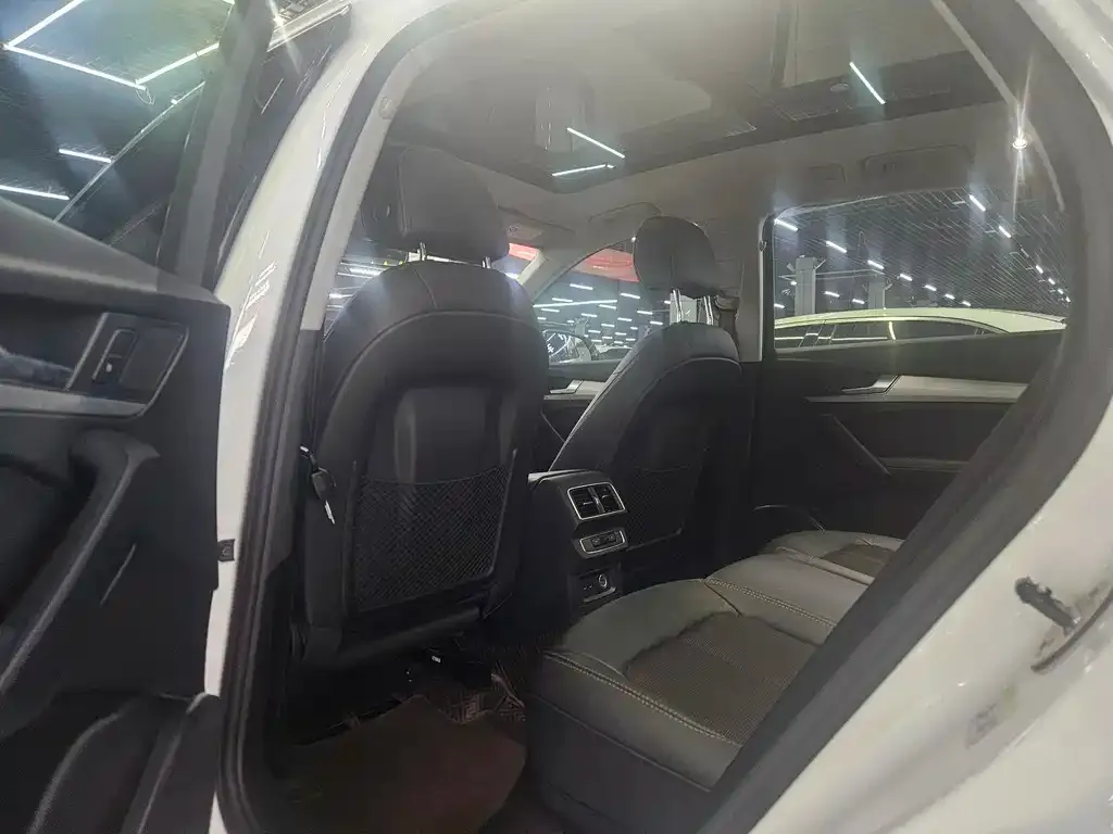 Audi Q5L 2021 из CN, фото 5