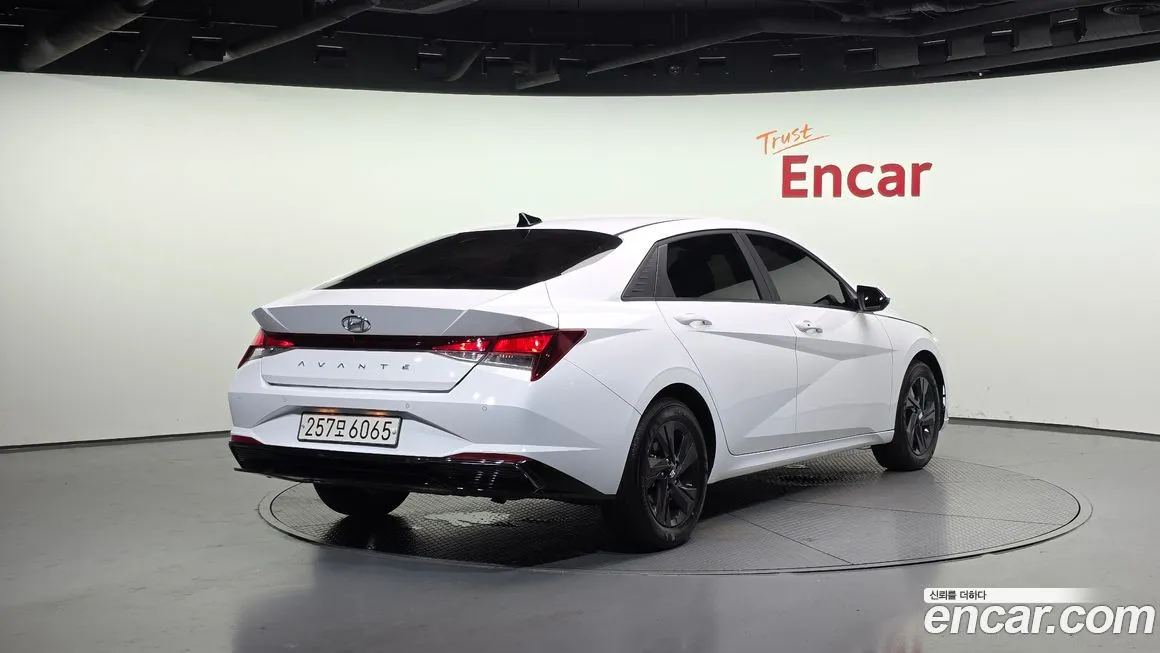 Hyundai AVANTE — фото 2