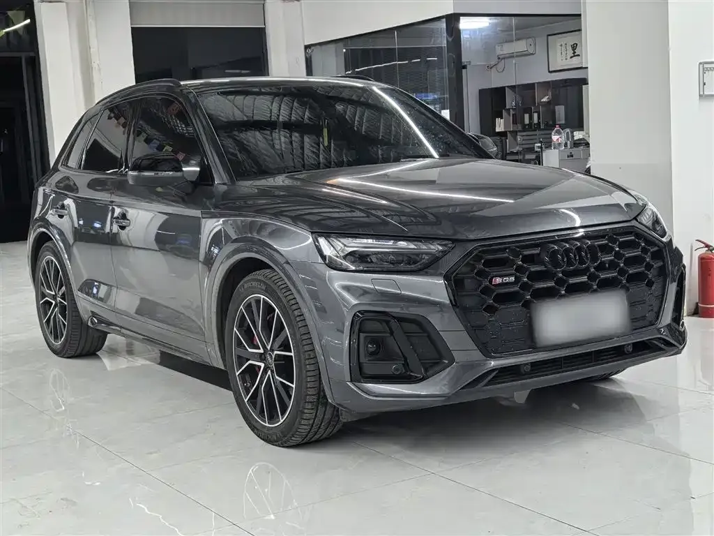 Audi SQ5 2022 из CN, фото 4