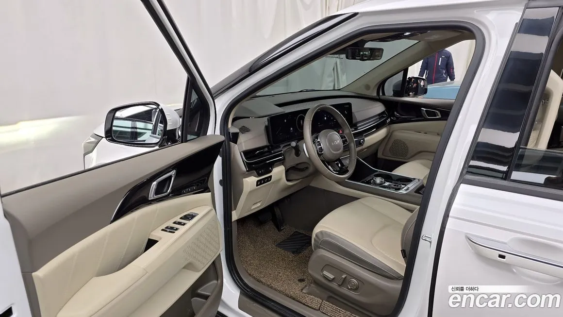 Kia Carnival — фото 10