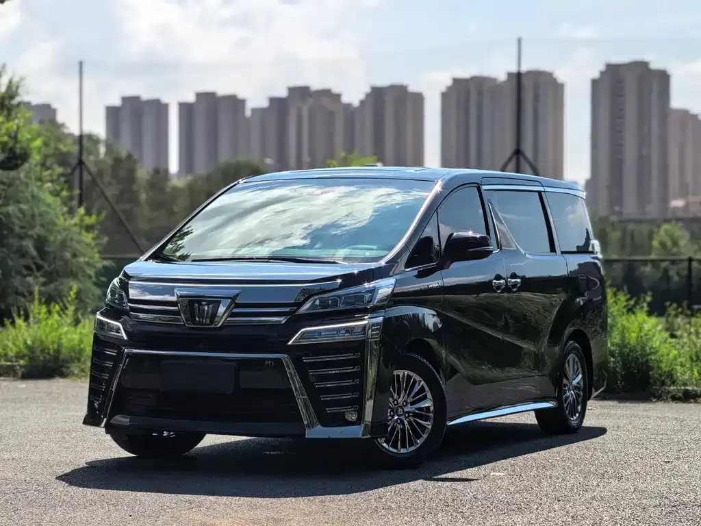 Toyota Vellfire 2022 из CN, фото 1