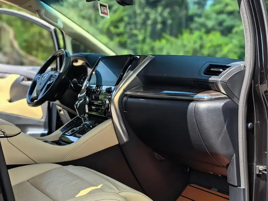 Toyota Vellfire 2022 из CN, фото 10