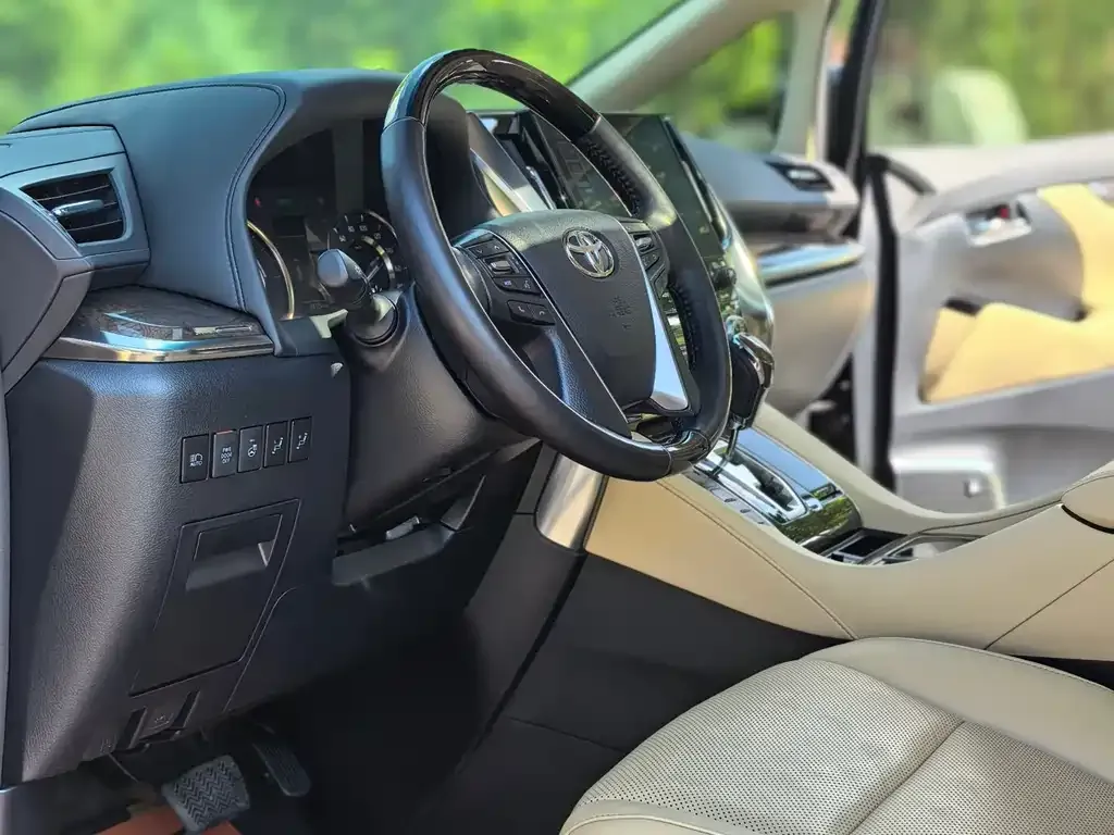 Toyota Vellfire 2022 из CN, фото 7