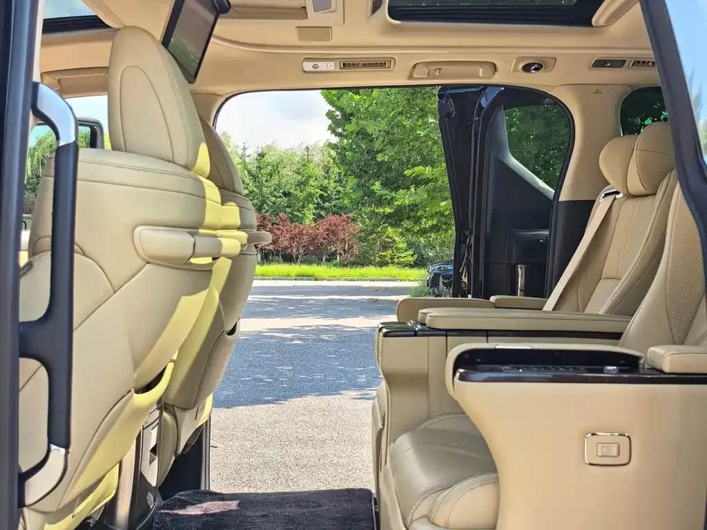 Toyota Vellfire 2022 из CN, фото 9