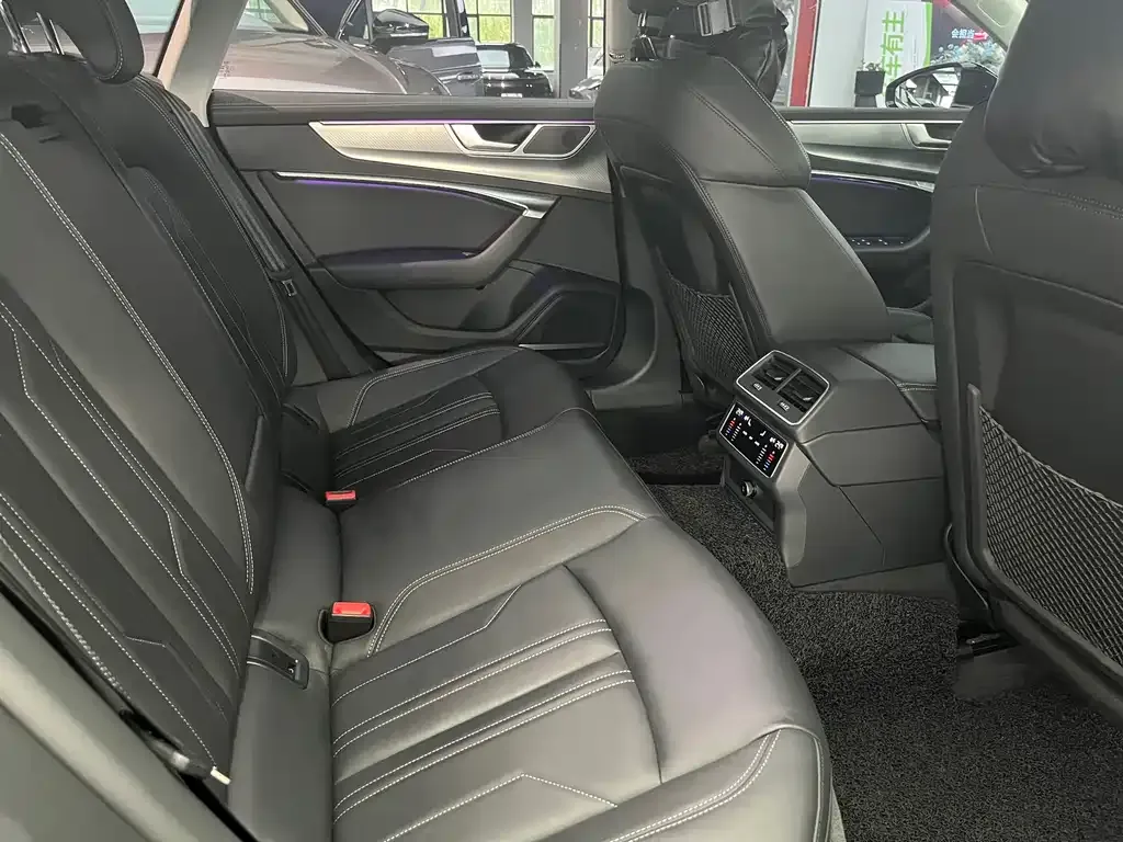 Audi A7 2024 из CN, фото 10