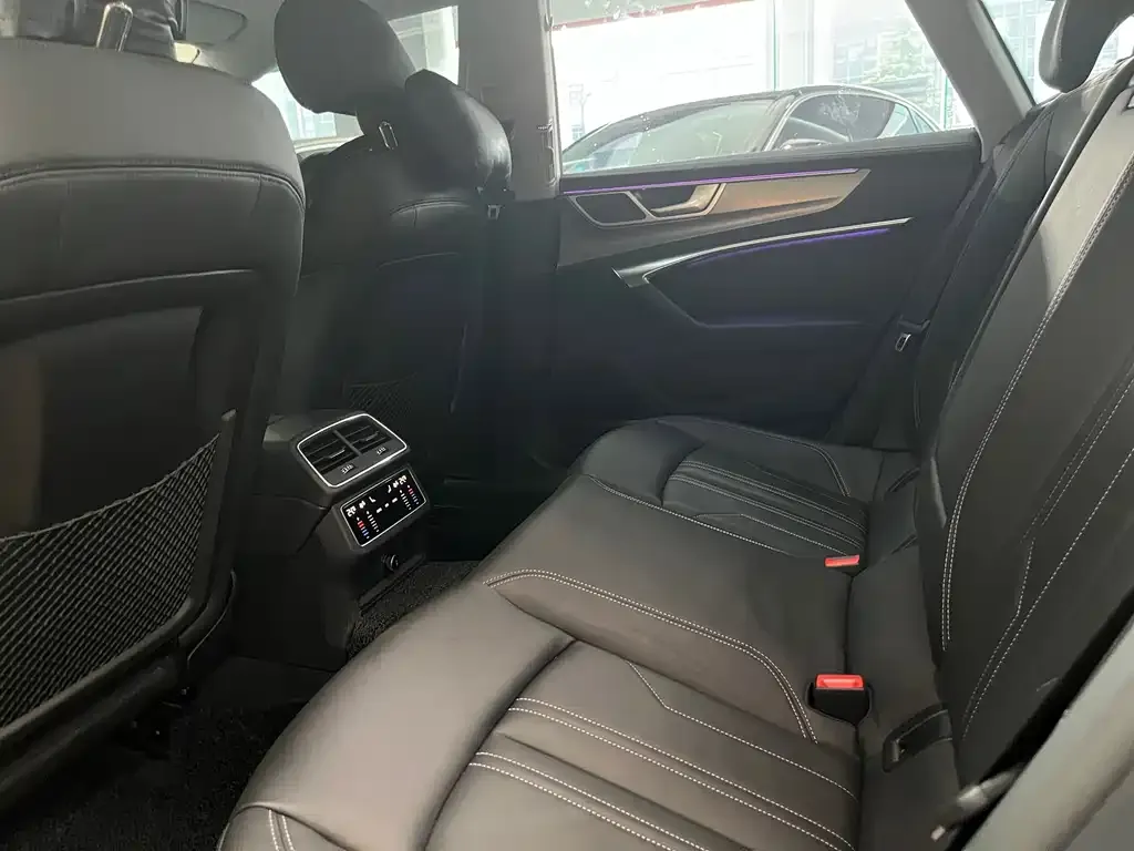 Audi A7 2024 из CN, фото 9