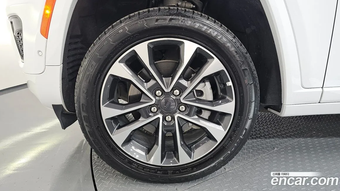 Jeep Cherokee — фото 5
