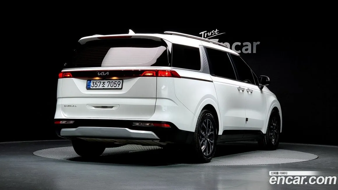 Kia Carnival — фото 2