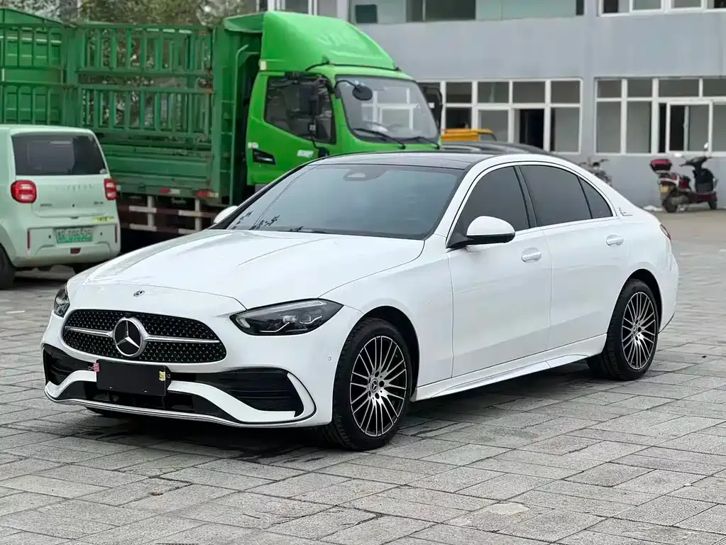 Mercedes-Benz C-Class — фото 1