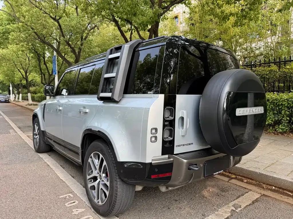 Land Rover Defender — фото 4