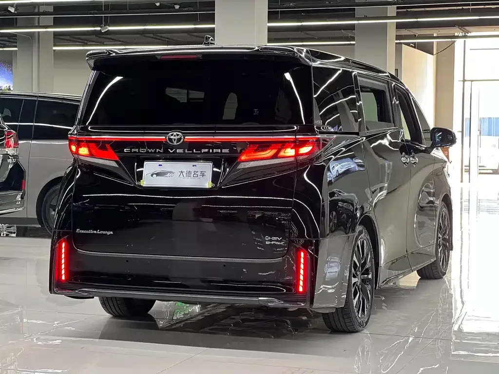 Toyota Vellfire 2024 из CN, фото 4