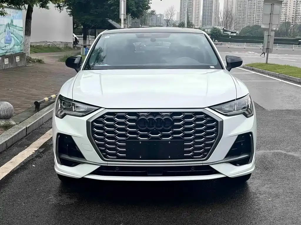 Audi Q3 Sportback — фото 1