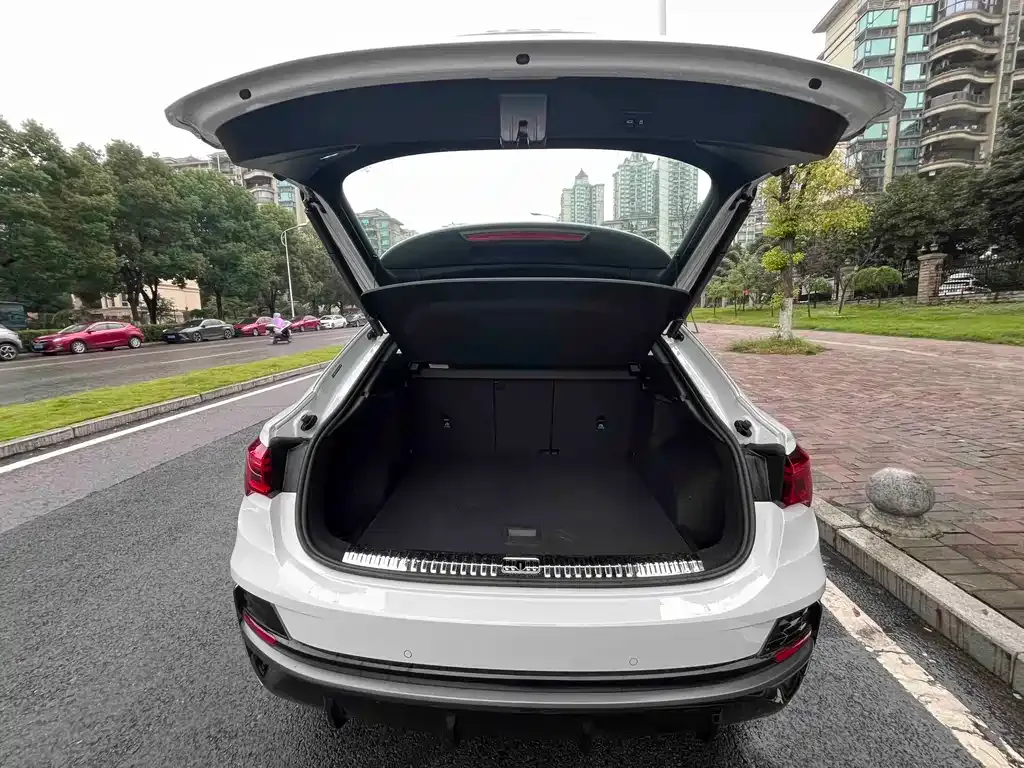 Audi Q3 Sportback — фото 8