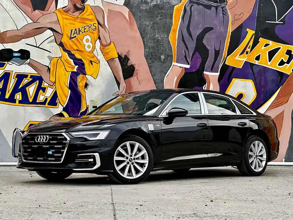 Audi A6L — фото 1