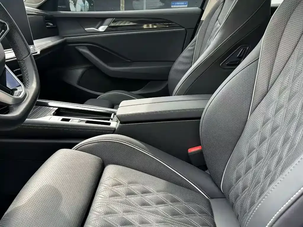 Volkswagen Magotan 2025 из CN, фото 7