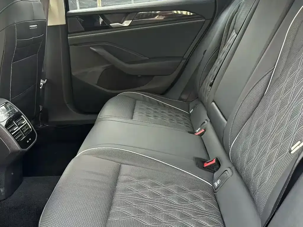 Volkswagen Magotan 2025 из CN, фото 8
