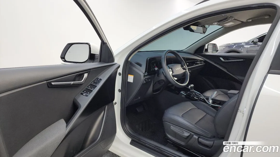 Kia Niro — фото 10