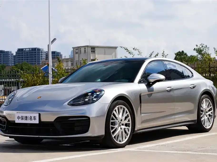Porsche Panamera — фото 1