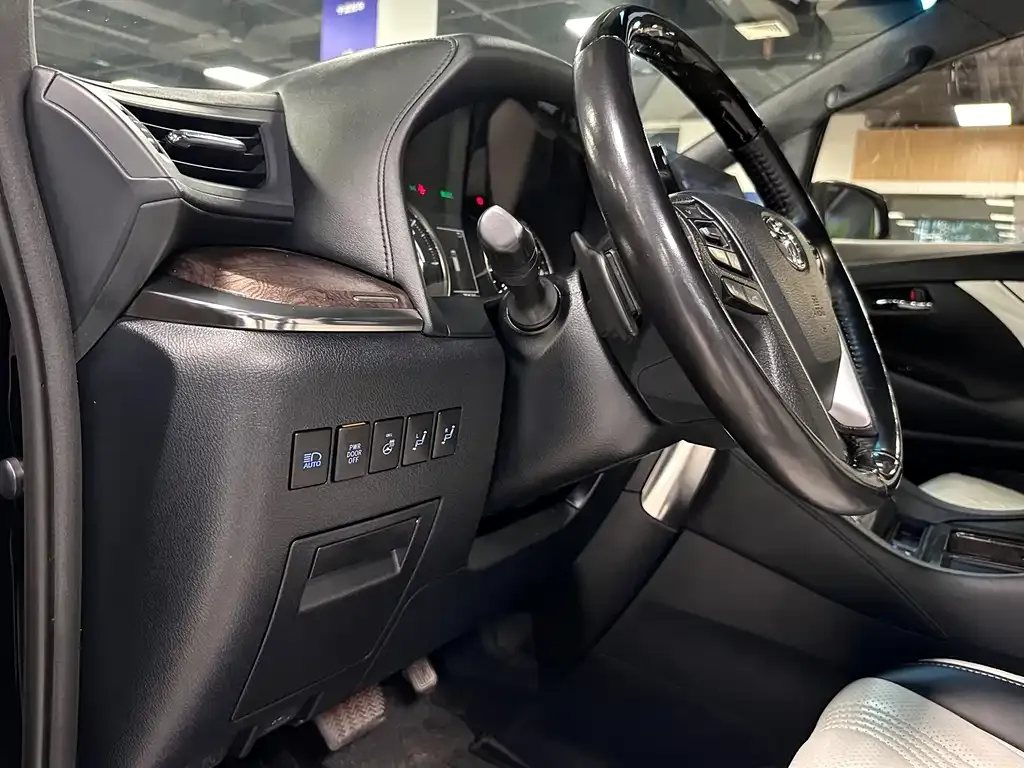 Toyota Vellfire 2022 из CN, фото 8