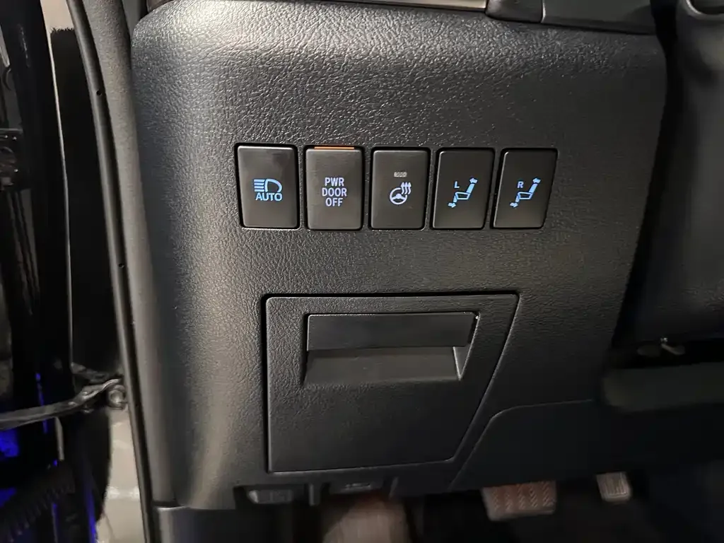 Toyota Vellfire 2022 из CN, фото 9