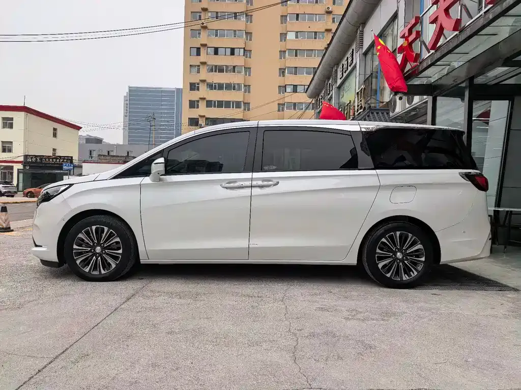 Buick GL8 2021 из CN, фото 3