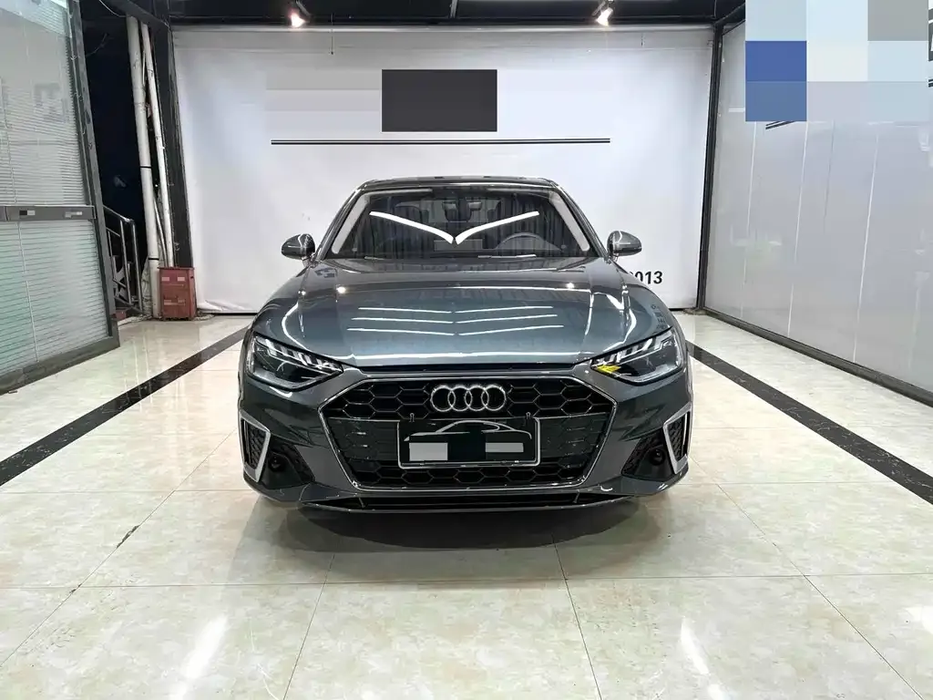 Audi A4L 2023 из CN, фото 2