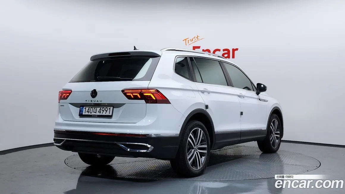 Volkswagen Tiguan — фото 2