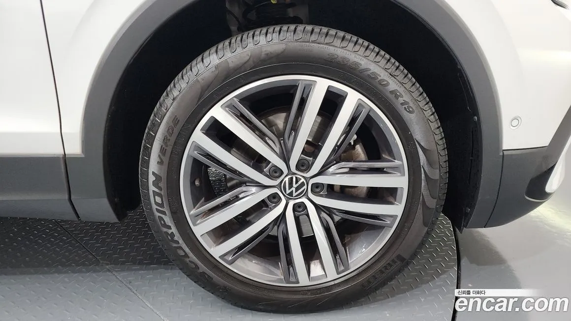 Volkswagen Tiguan — фото 5