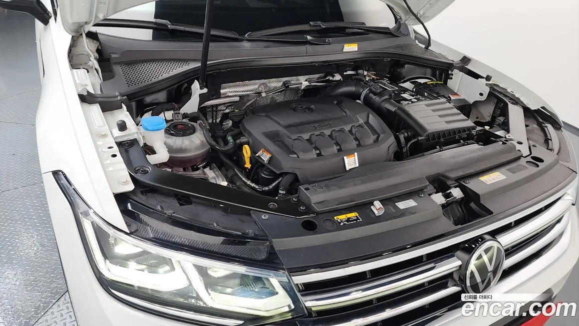 Volkswagen Tiguan — фото 6
