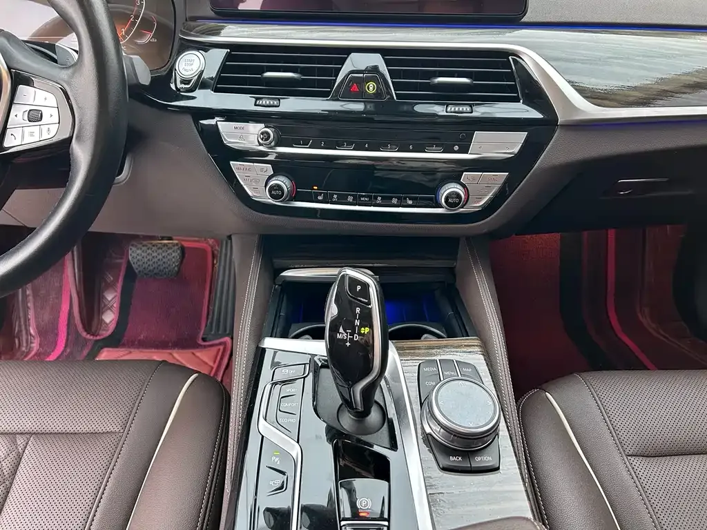 BMW 5 Series — фото 10