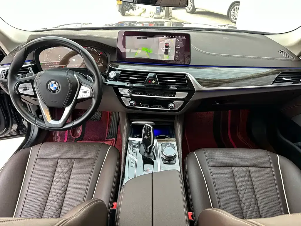 BMW 5 Series — фото 9