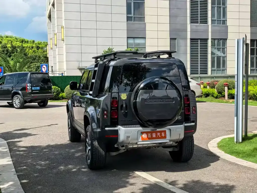 Land Rover Defender — фото 10
