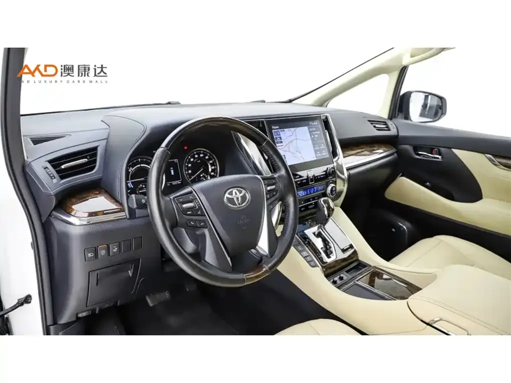 Toyota Alphard — фото 6