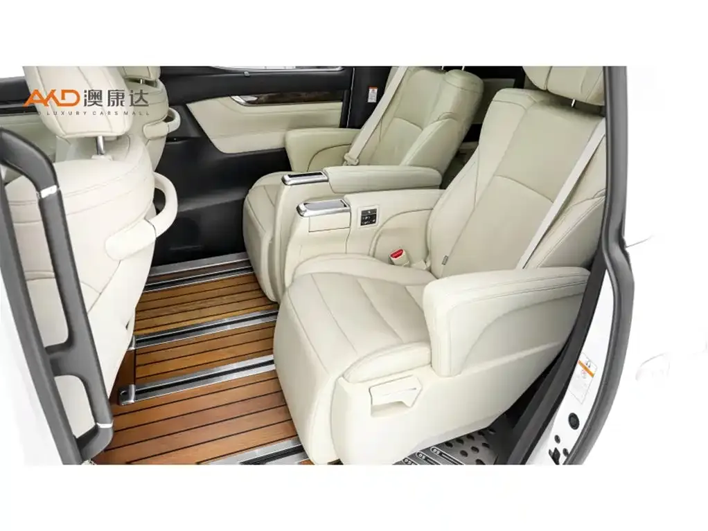 Toyota Alphard — фото 7